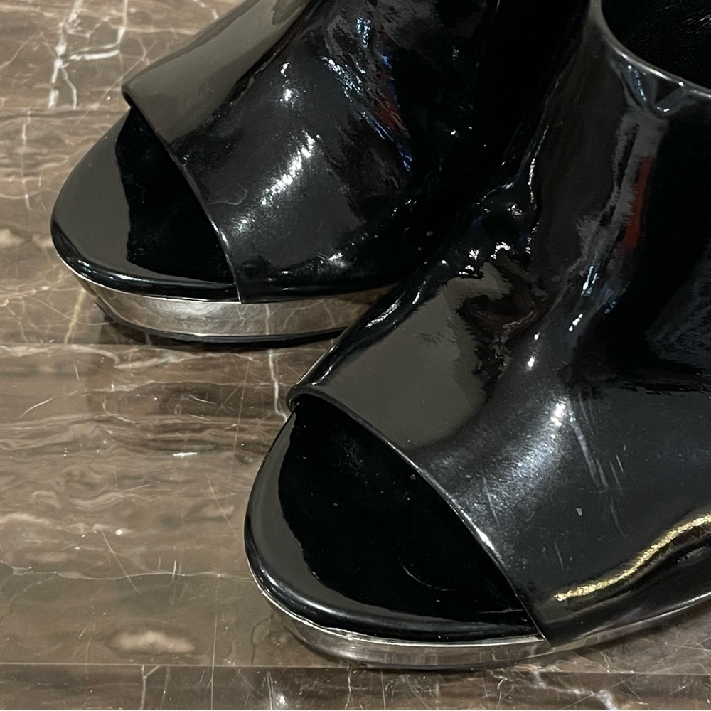 Gucci Patent Leather Peep Toe Stiletto Sandals - Picture 5 of 16